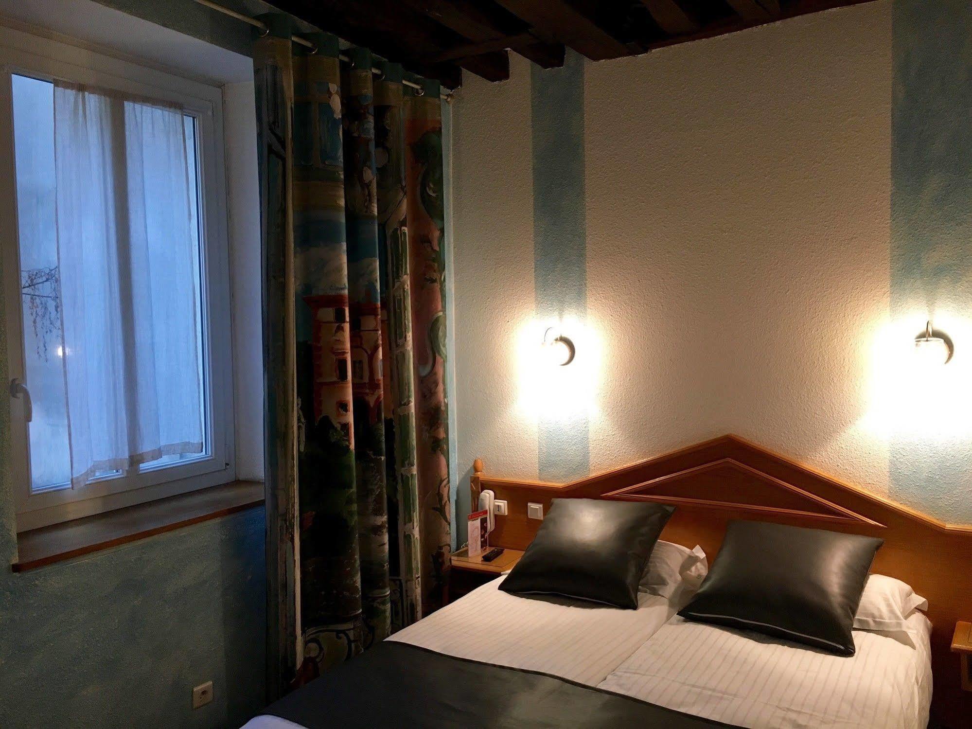 3H Paris Marais Hotel Exterior photo
