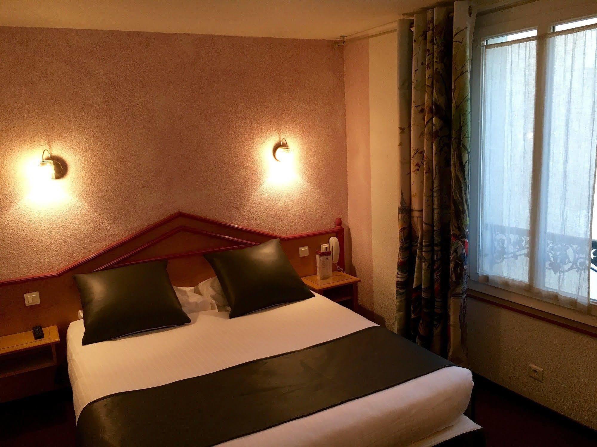 3H Paris Marais Hotel Exterior photo